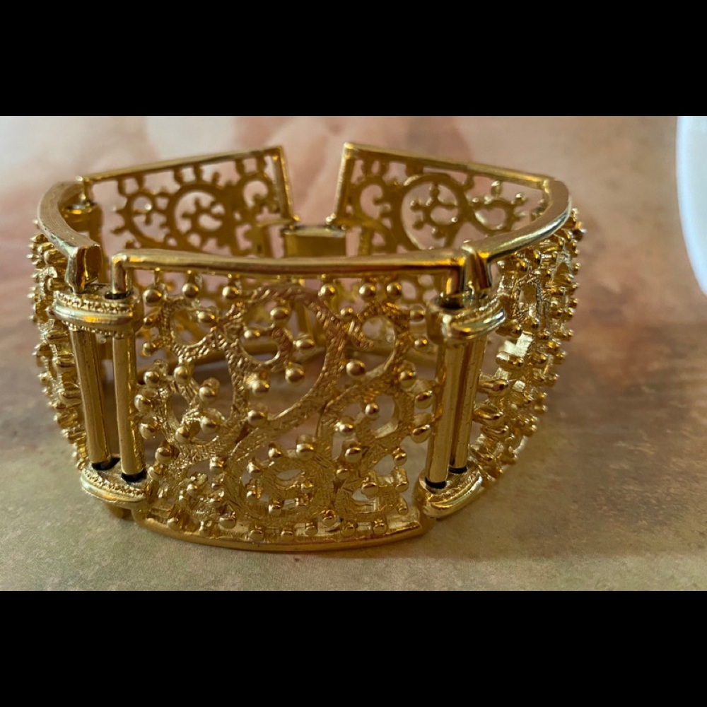 Gold-tone Filigree Bracelet with safety clasp